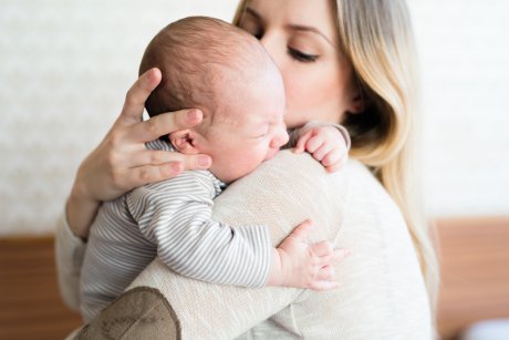 3 metode eficiente prin care calmezi colicile bebelușilor
