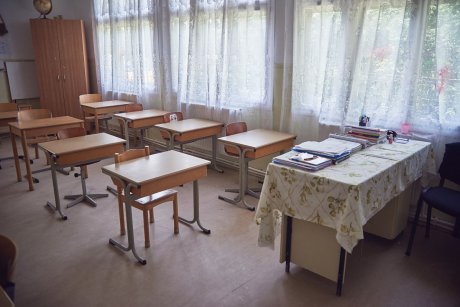 World Vision România face cronologia unui an de la prima zi de şcoală online: Elevii fără acces la educaţie au pierdut deja 24 de săptămâni de şcoală