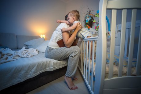 5 greșeli ale adulților care influențează negativ somnul copiilor
