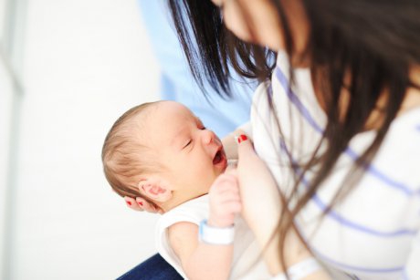 Eructatia la bebelusi. 8 tehnici pentru proaspetele mamici