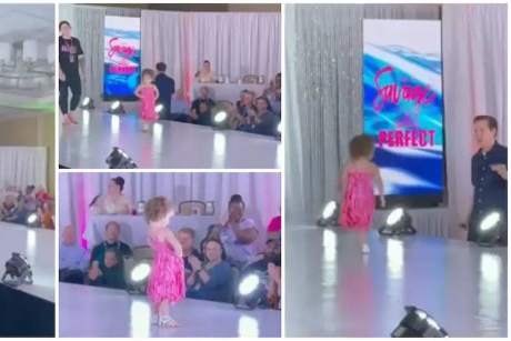 Viral: momentul când o fetiță de 2 ani fuge pe scena unei parade de moda și cucerește publicul din două mișcări