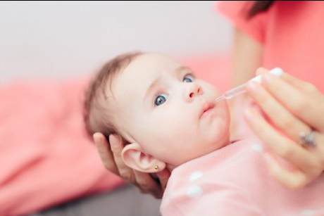 Săruri de rehidratare pentru bebeluși: ce sunt și când este recomandat să le administrăm