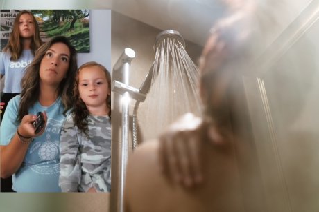 Cum a transmis fiica mea de 3 ani live pe Instagram momentul când eu făceam duș