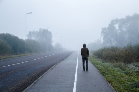 Povestea bărbatului care a mers 450 km pe jos pentru a se calma după o ceartă cu soția. La final a primit și o amendă
