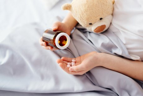 Ghid de utilizare a antibioticelor: cum prevenim efectele adverse la copii