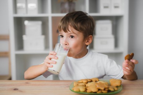 Tot ce trebuie să știm despre intoleranțele alimentare la copii și cum le ameliorăm