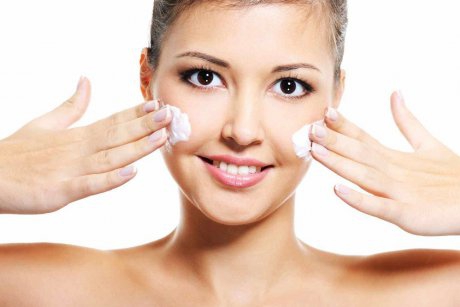 ТОP 8 produse esențiale pentru îngrijirea pielii uscate