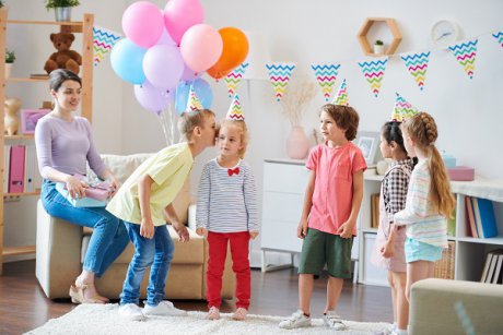 7 idei de petrecere pentru copii acasă