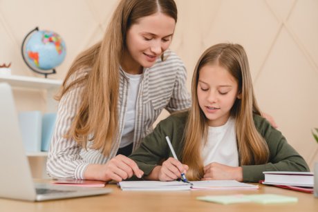 Câți bani fac din meditații profesorii români. Capitala este cea mai profitabilă