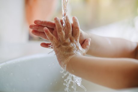 Spălarea corectă a mâinilor copiilor: ghid complet pentru părinți