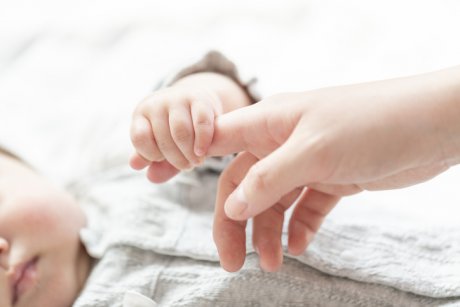 Neglijența gravă într-un spital din Cluj! O asistentă i-a injectat adrenalină unui bebeluș de doar 2 luni, în loc să-i facă aerosoli
