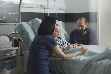 Cea mai grea decizie din viața unui părinte: să-ți deconectezi copilul de la aparate. Povestea unei familii care a trecut printr-o asemenea experiență