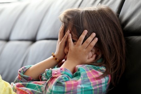 Ai tratat greșit până acum crizele de furie ale copilului. 4 trucuri care te ajută să le gestionezi corect