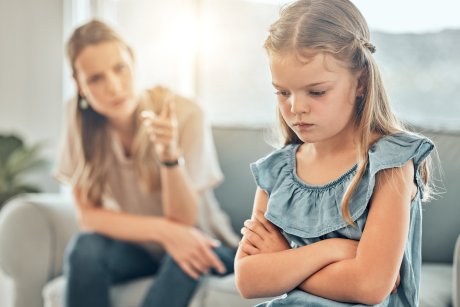 Studiu: stilul de parenting ostil influențează apariția problemelor mintale la copii