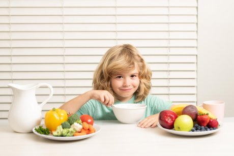 4 tipuri de alimente sănătoase care pot întări sistemul imunitar al copilului tău