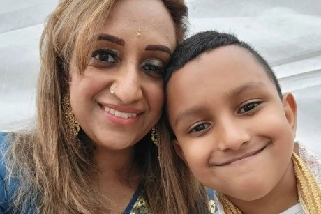 O mamă și fiul ei au fost diagnosticați cu o boală rară: „Vreau să știe cât de puternic poate fi”