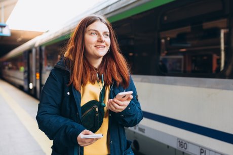 O tânără de 19 ani a ales să plece să muncească în Germania, în loc să dea BAC-ul: „Aici, în România, nu e un trai decent”