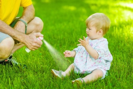 Cum alegi repelentul potrivit pentru copii