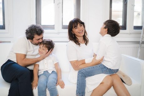 Ce familie frumoasă are Aylin Cadîr! Cum se descurcă în rolul de mamă de doi copilași