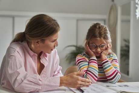 5 semne că ai crescut cu un părinte imatur din punct de vedere emoțional