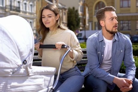 De ce NU o să accept niciodată ca soțul meu să mă ajute cu copilul