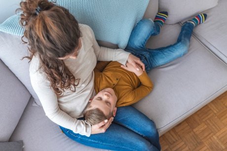 Încă îmi alăptez copilul de 5 ani