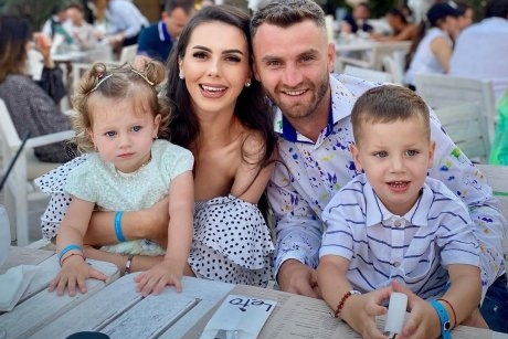 Ce familie frumoasă are Georgiana Lobonț! Este un artist desăvârșit dar se ocupă atent și de cei doi copii minunați
