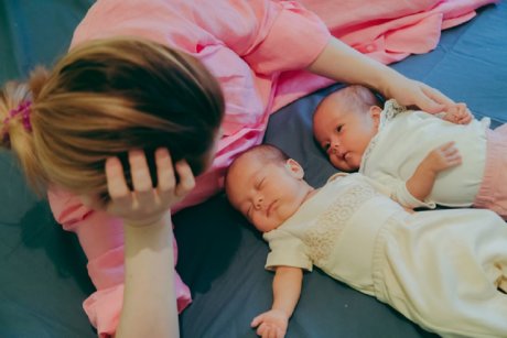 Soțul meu mi-a cerut să fiu mama gemenilor pe care i-a făcut cu amanta sa, care a murit recent