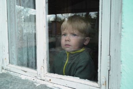 71.152 - numărul copiilor din România cu părinți plecați în străinătate