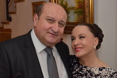 Maria Dragomiroiu l-a cerut în căsătorie pe soțul ei după 4 ani de relație. Povestea lor de iubire se scrie de aproape 4 decenii