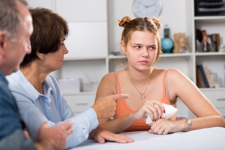 4 semne că ești „țapul ispășitor” din familie și cum îți poate afecta asta relațiile