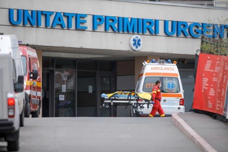 Un elev de la liceul Dimitrie Leonida a dat cu spray lacrimogen în școală. Peste 20 de elevi au ajuns la spital