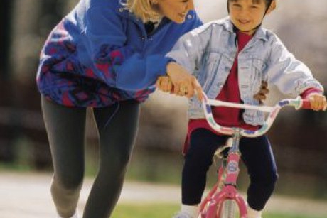 Invata-ti copilul sa mearga pe bicicleta!