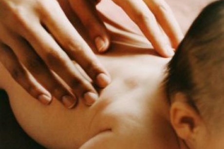 Tehnici de masaj pentru bebelusi