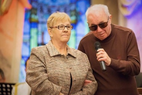 Ce poveste frumoasă de iubire a trăit regretatul George Nicolescu, cântărețul orb. Și-a cunoscut soția la 18 ani dar nu i-a văzut chipul niciodată