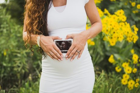 Evoluția bebelușului în primul trimestru de sarcină. MedLife oferă 30% reducere pentru ecografiile din primul trimestru