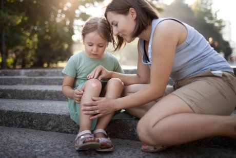 Provocări în pediatrie – Care sunt cele mai frecvente afecțiuni ortopedice cu care se confruntă cei mici