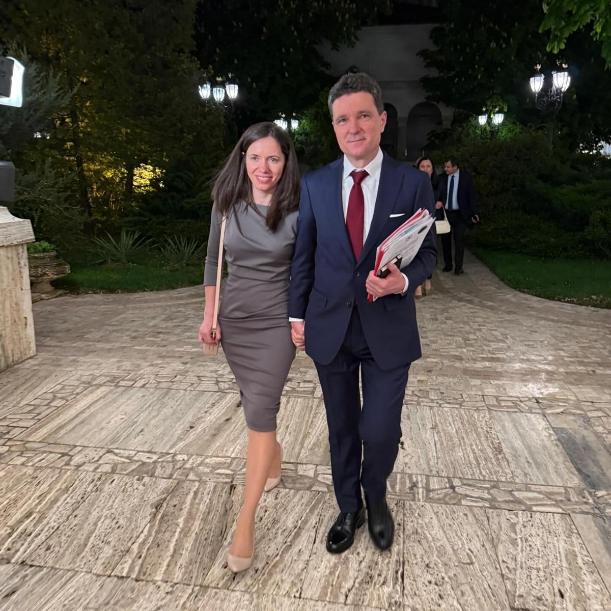 Cu ce se ocupă Mirabela Grădinaru, mama copiilor lui Nicușor Dan. Sunt împreună de mai bine de 20 de ani, dar nu sunt căsătoriți