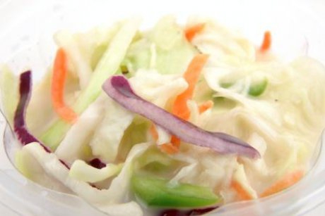 Salata de varza cu sos alb
