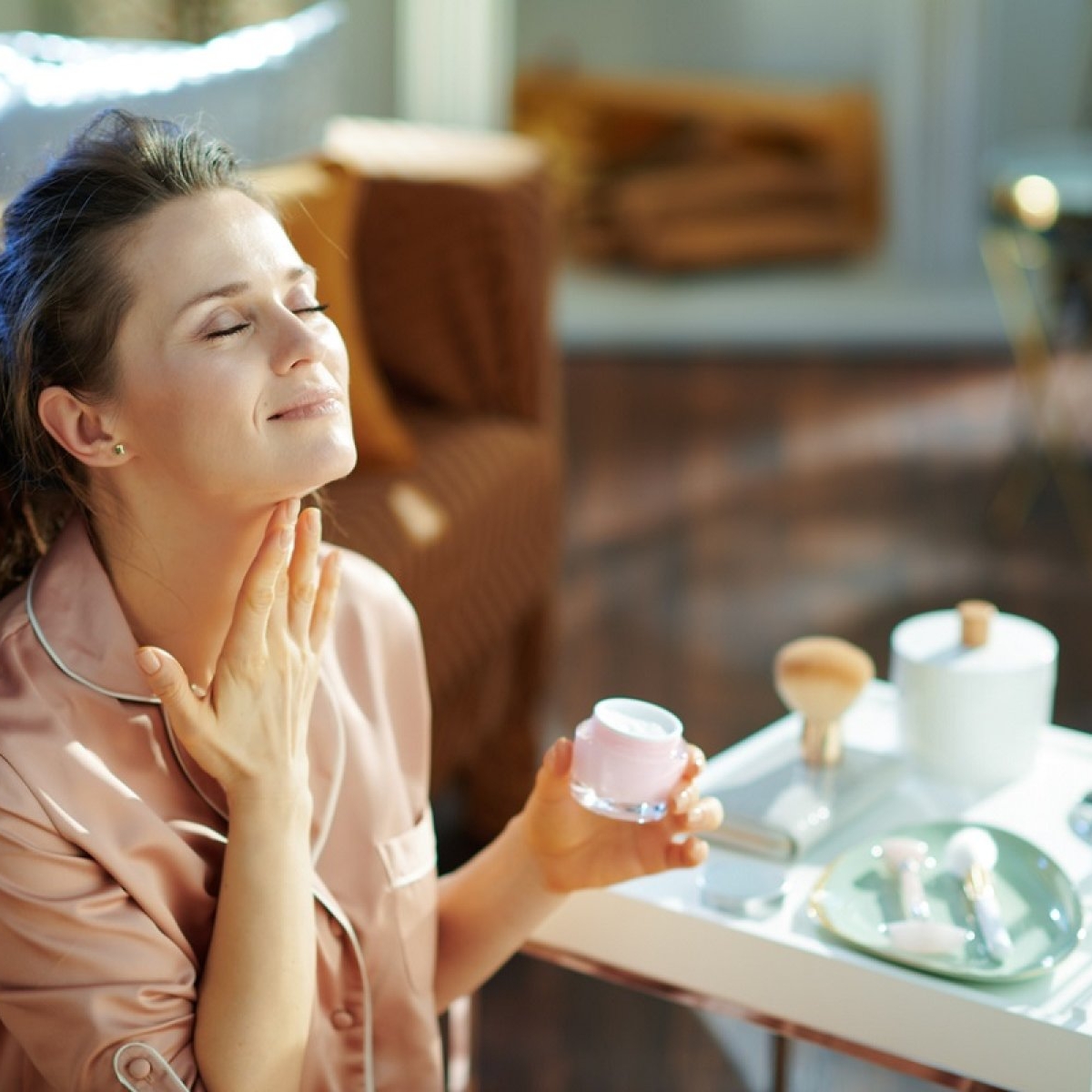 Cele mai bune tratamente pentru gât îmbătrânit