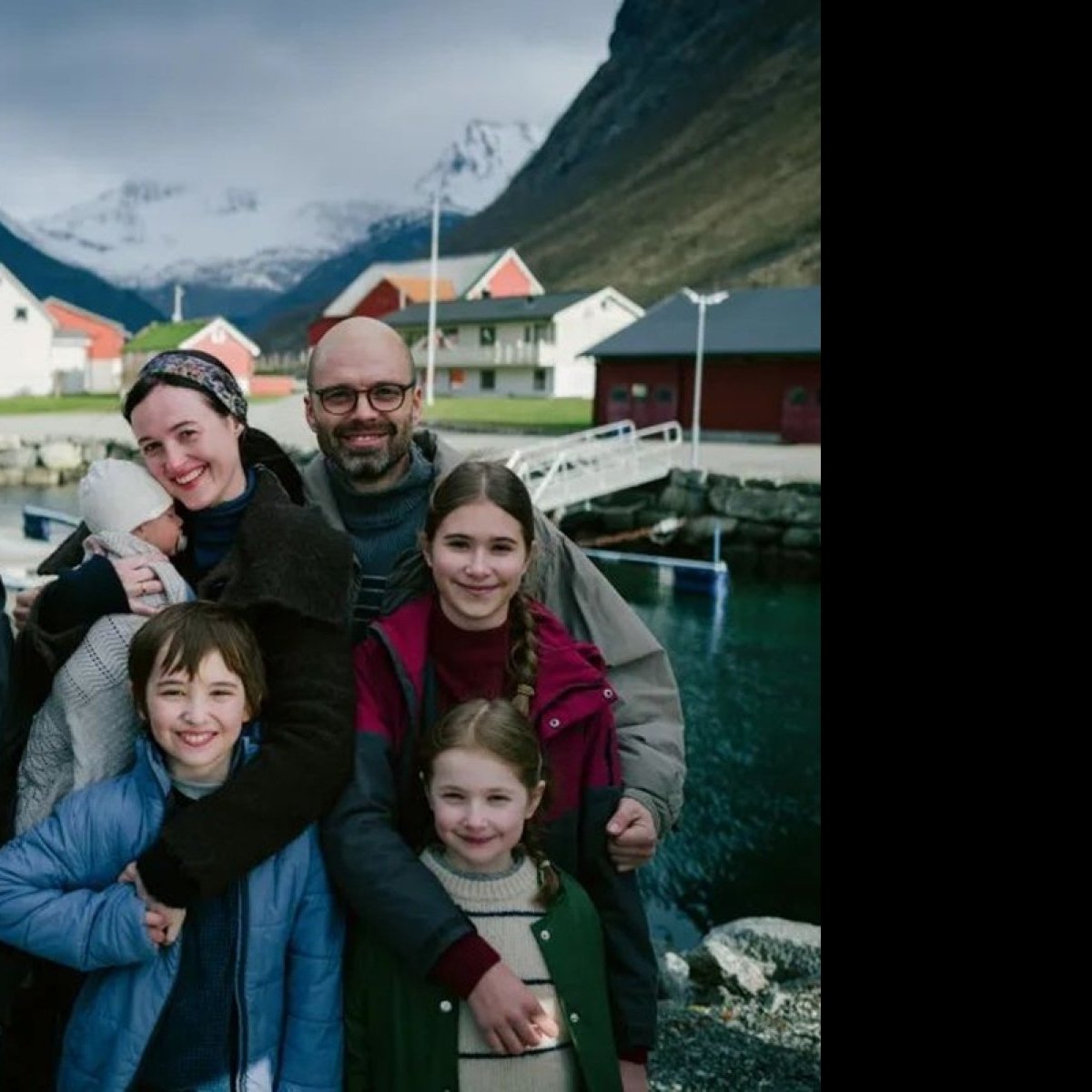 Iubire părintească sau îndoctrinare religioasă? Filmul „Fjord" al lui Cristian Mungiu a împărțit deja internetul în 2 mari tabere