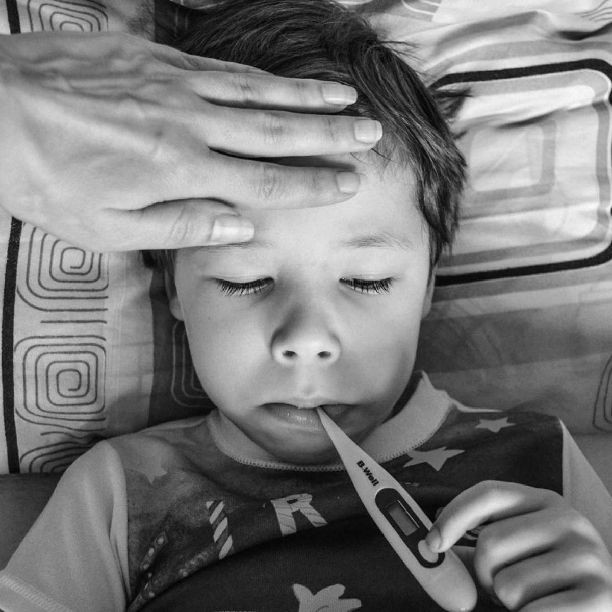 Când devine febra copilului periculoasă? Semnele care ar trebui să te trimită urgent la medic