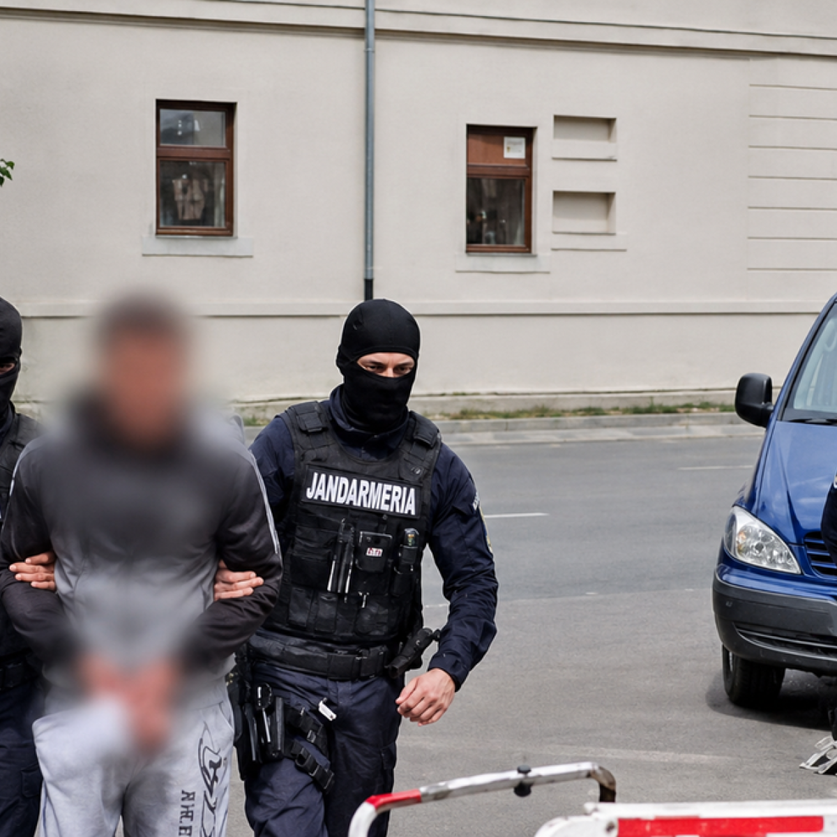 Caz șocant în Timiș. Un tată și-a drogat propria fiica de 17 ani și pe prietena ei, pe care a și violat-o