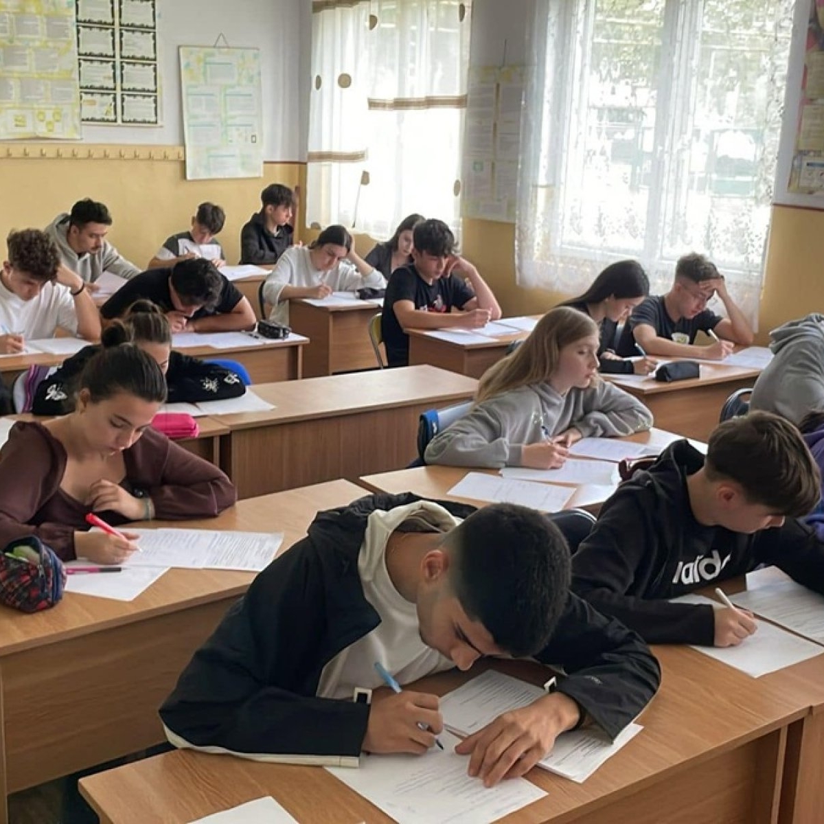 Evaluarea Națională 2026 a fost cu „dedicație pentru elevii din București", susține un profesor de matematică din Câmpina