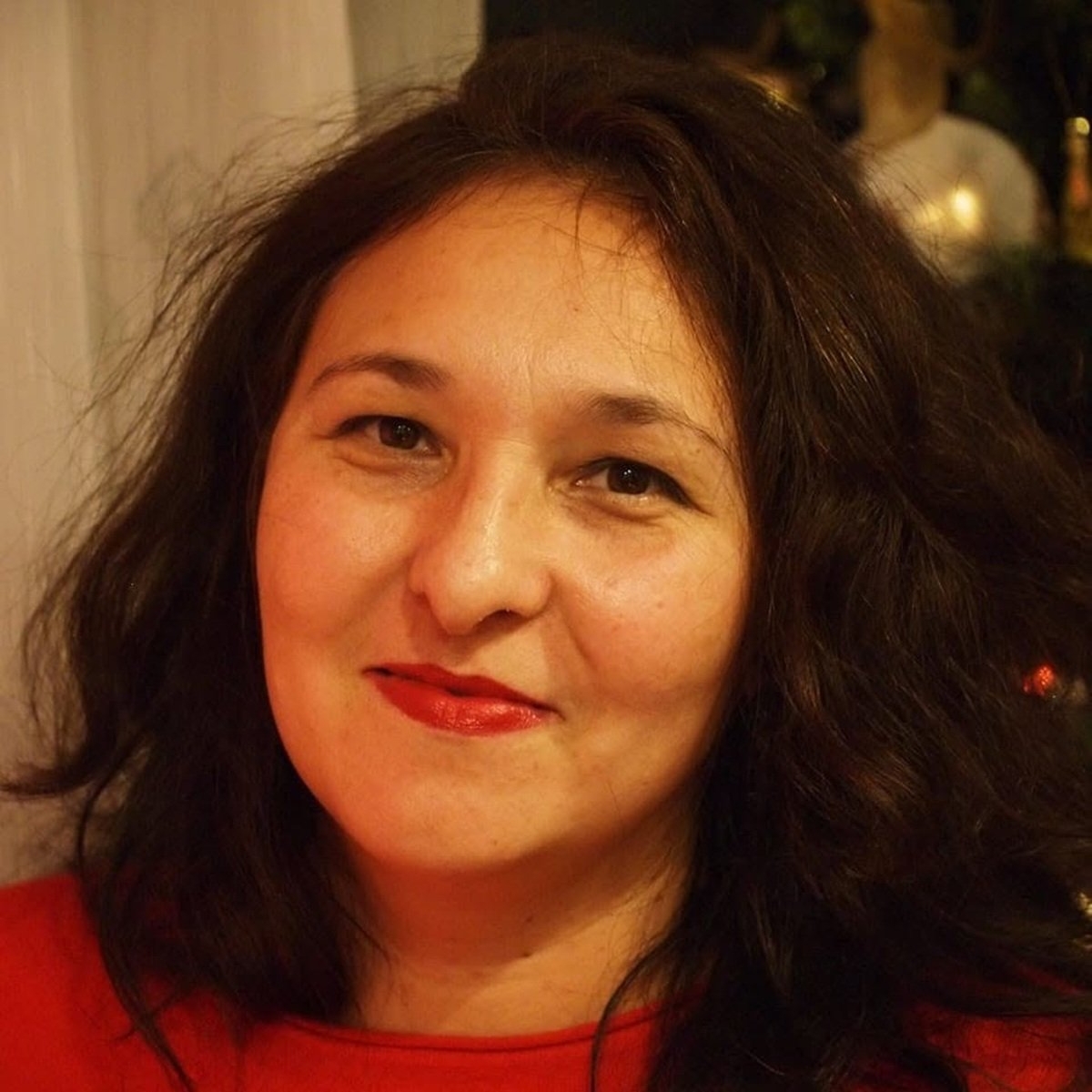 Ea este Gabriela Șerbu, profesoara de limba română care a pregătit 5 elevi de 10 la Evaluarea Națională 2026