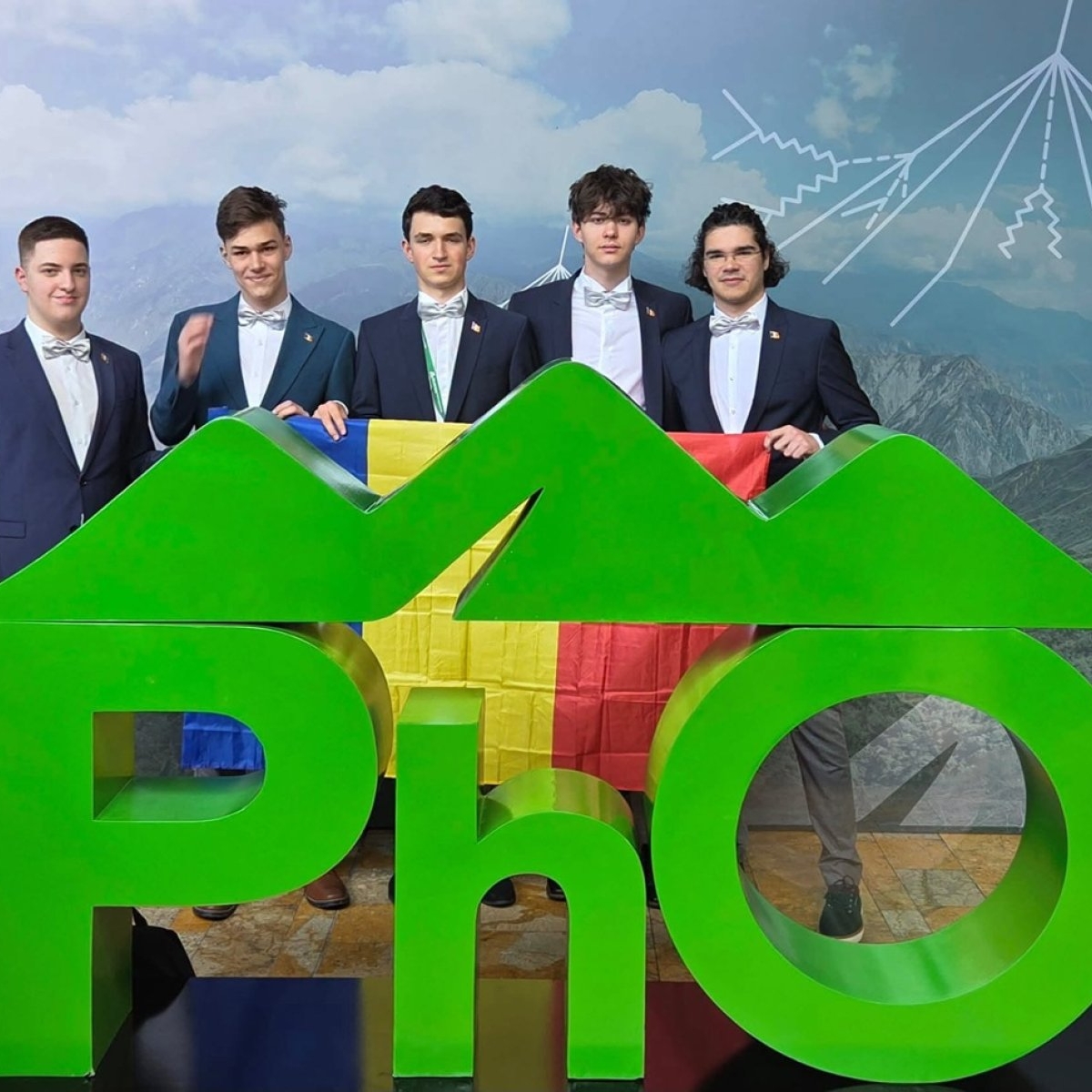 Copiii români au cucerit două medalii de aur și trei de argint la Olimpiada Internaţională de Fizică 2026. Cine sunt campionii?