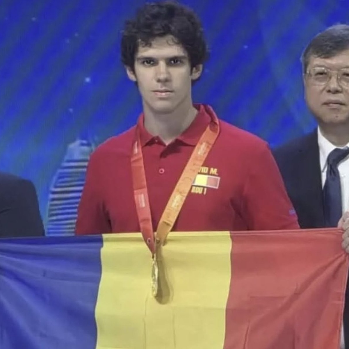 David Mărghidan, un tânăr din Argeș face România mândră. Povestea impresionantă a tânărului care a urcat pe podium la Olimpiada Internațională de Matematică