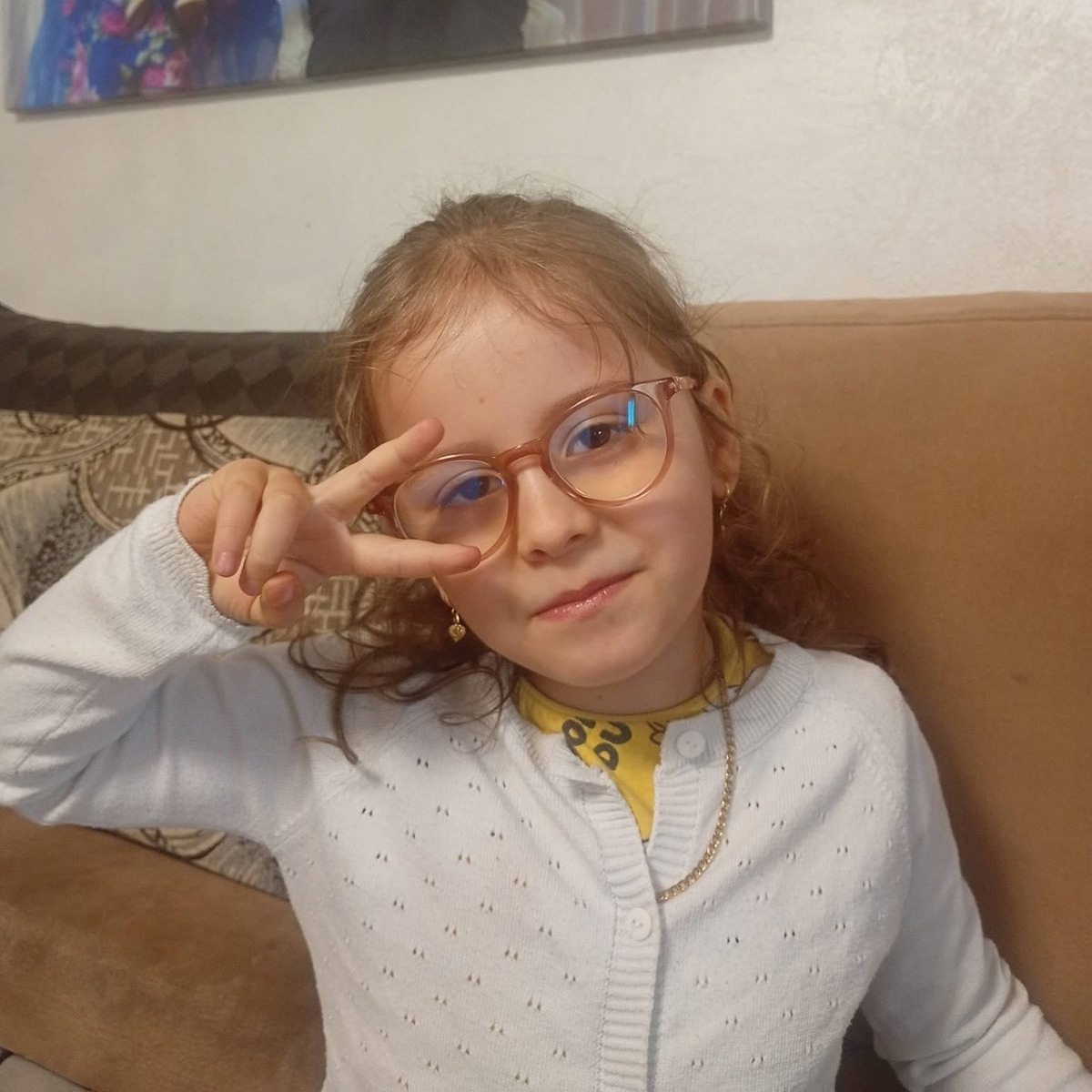 „De ce ai plecat și ne-ai lăsat singuri". Rebeca, o fetiță de numai 6 ani a sfârșit tragic la Moinești