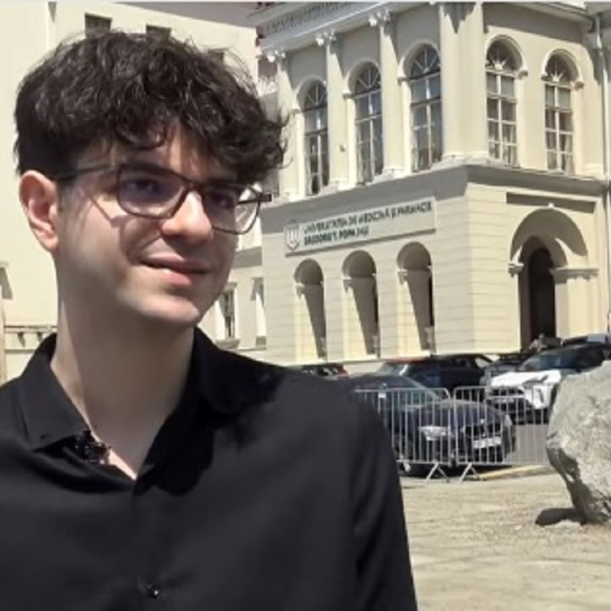 El este elevul de nota 10! Călin Vameșu a fost șef de promoție la Facultatea de Medicină din Iași, după 6 ani în care a avut numai note de 10