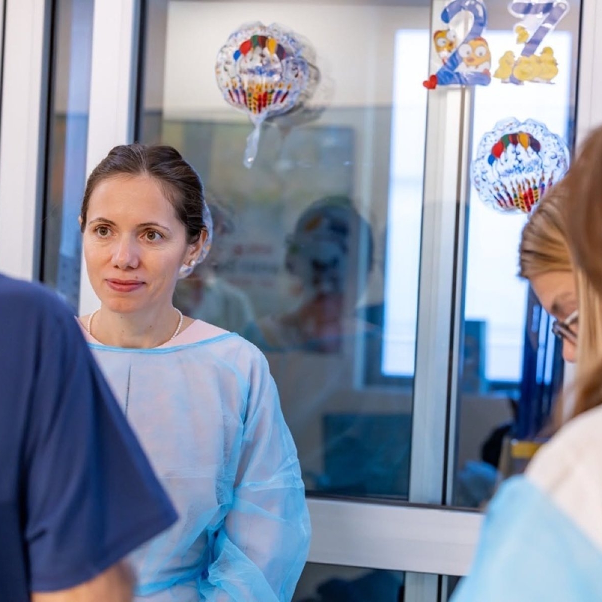 Mirabela Grădinaru a mers în vizită oficială la secția de Terapie Intensivă neonatală de la Marie Curie
